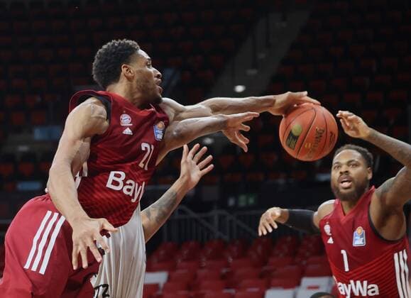 Unattainable Bavarias 21 Augustine RUBIT and Bavarias 1 Deshaun THOMAS Basketball, FC Bayern Chemnitz, on 9 01 2022, Basketball Bundesliga, FC Bayern Munich Basketball Niners Chemnitz, 2021 2022 season, in Munich, A U D I D O M E, Germany Source Copyright Credit Oryk HAIST xx
