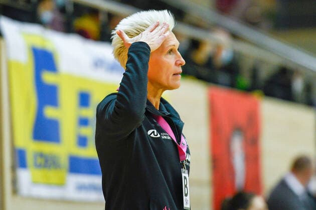Halle, Germany 11 September 2021 1 HBL Women 2021 2022 SV Union Halle Neustadt Wildcats vs Metzingen coach Edina Rott Metzingen SWH arena Sachsen Anhalt Copyright: xFotostandx xBallaschx
