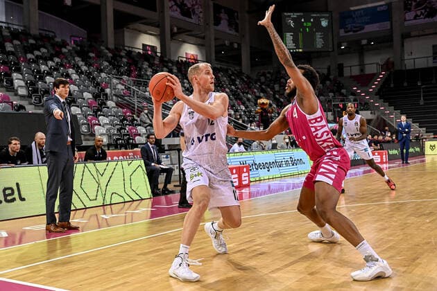 easyCredit BBL, Telekom Baskets Bonn vs Hamburg Towers, 09 01 2022 Seth Hinrichs Hamburg Towers 12 , easyCredit BBL, Telekom Baskets Bonn vs Hamburg Towers on 09 01 2022 at the Telekom Dome Bonn, Bonn North Rhine Westphalia Copyright: xBEAUTIFULxSPORTS Mueller-Laschetx