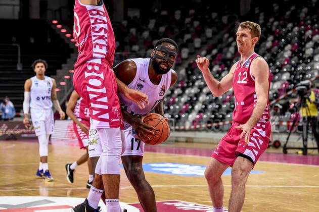 easyCredit BBL, Telekom Baskets Bonn vs Hamburg Towers, 09 01 2022 Eddy Edigin Hamburg Towers 17 , easyCredit BBL, Telekom Baskets Bonn vs Hamburg Towers on 09 01 2022 at Telekom Dome Bonn, Bonn Nordrhein Westfalen Copyright: xBEAUTIFULxSPORTS Mueller-Laschetx