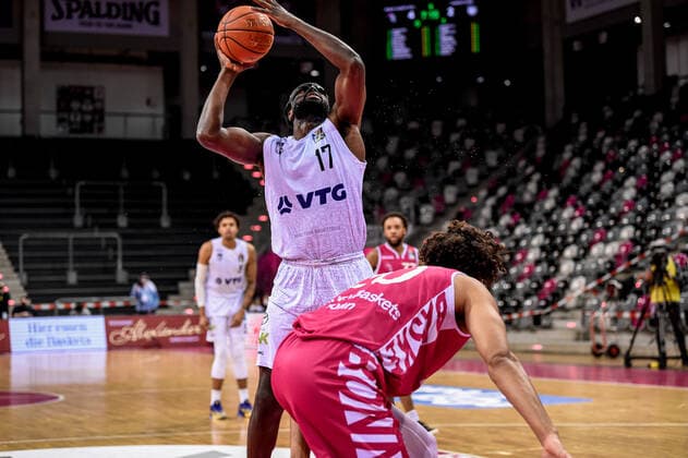 easyCredit BBL, Telekom Baskets Bonn vs Hamburg Towers, 09 01 2022 Eddy Edigin Hamburg Towers 17 , easyCredit BBL, Telekom Baskets Bonn vs Hamburg Towers on 09 01 2022 at Telekom Dome Bonn, Bonn Nordrhein Westfalen Copyright: xBEAUTIFULxSPORTS Mueller-Laschetx
