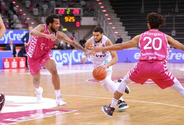 Justin Gorham, Jeremy Morgan Telekom Baskets Bonn vs Ray McCallum Hamburg Towers easyCredit BBL 1 Bundesliga , 2021 2022 season , Main round 16 matchday