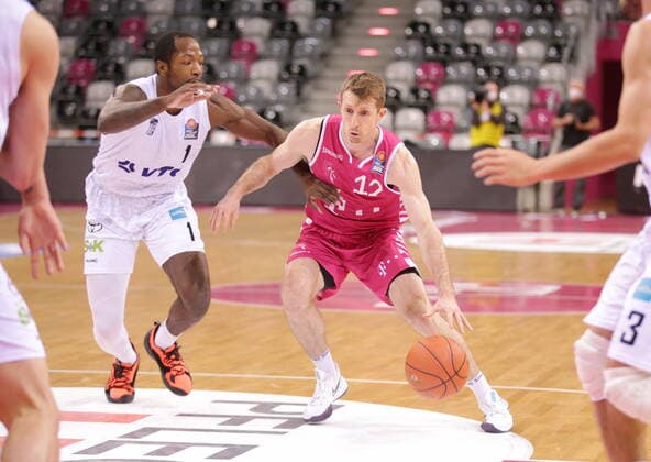 Skyler Bowlin Telekom Baskets Bonn vs Zachary Brown Hamburg Towers easyCredit BBL 1 Bundesliga , 2021 2022 season , main round 16 matchday