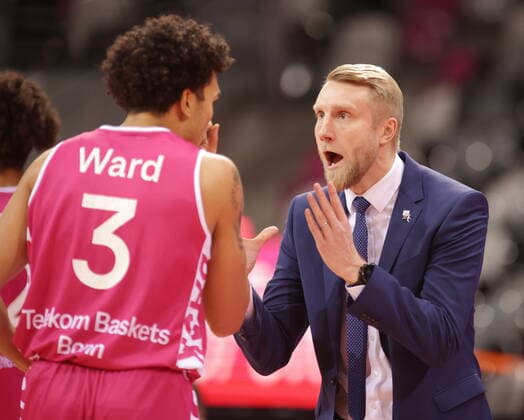Coach Tuomas Iisalo, Tyson Ward Telekom Baskets Bonn vs Hamburg Towers easyCredit BBL 1 Bundesliga , 2021 2022 season , Main round matchday 16