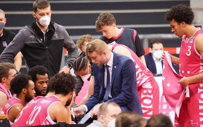 Bonns Coach Ilssalo Toumas, Telekom Baskets Bonn vs Hamburg Towers, Basketball, 1 Easy Credit Bundesliga, 16 Spieltag, 09 01 2022, Telekom Baskets Bonn vs Hamburg Towers, Basketball, 1 Easy Credit Bundesliga, 16 Spieltag, 09 01 2022, Photo EIBNER Joerg Niebergall Bonn Copyright: xJoergxNiebergall Eibner-Pressefox EP_JNL