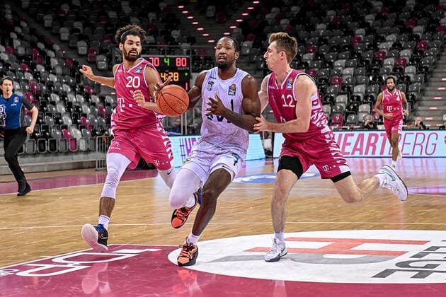easyCredit BBL, Telekom Baskets Bonn vs Hamburg Towers, 09 01 2022 Zachary Brown Hamburg Towers 1 , easyCredit BBL, Telekom Baskets Bonn vs Hamburg Towers on 09 01 2022 at the Telekom Dome Bonn, Bonn North Rhine Westphalia Copyright: xBEAUTIFULxSPORTS Mueller-Laschetx