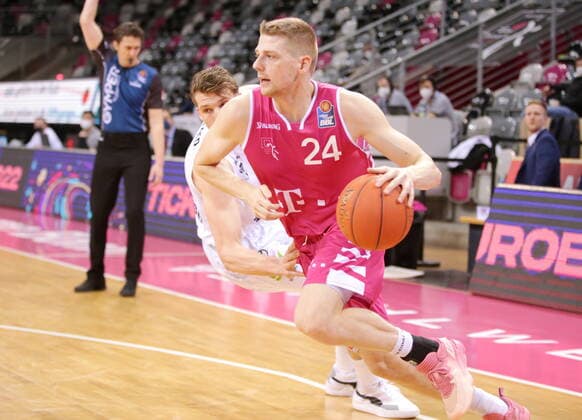 Tim Hasbargen Telekom Baskets Bonn vs Hamburg Towers easyCredit BBL 1 Bundesliga , 2021 2022 season , main round 16 matchday