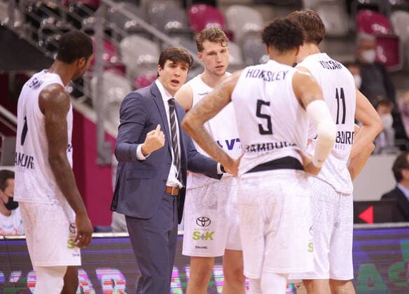 Coach Pedro Calles with team Hamburg Towers vs Telekom Baskets Bonn easyCredit BBL 1 Bundesliga , season 2021 2022 , main round 16 matchday