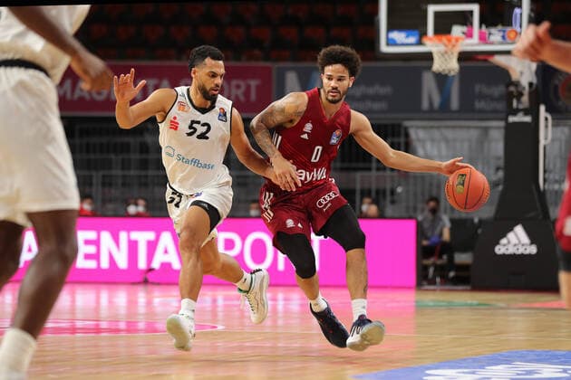 Trent Lockett NINERS Chemnitz, 52 in duel with Nick Weiler Babb Bayern Basketball, 0 GER, FC Bayern Basketball vs NINERS Chemnitz, Basketball, 1 Bundesliga, Season 2021 2022, 09 01 2022, GER, FC Bayern Basketball vs NINERS Chemnitz, Basketball, 1 Bundesliga, Season 2021 2022, 09 01 2022 Muenchen Copyright: xEIBNER MarcelxEngelbrechtx EP_EER