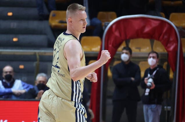 Robin Benzing (Fortitudo Kigili Bologna) during the series A1 italian LBA basketball championship match Kigili Fortitudo Bologna Vs. Openjobmetis Varese at the Paladozza sports palace - Bologna, January 2022  Copyright: xMichelexNuccix xIPAx xx 0