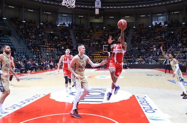 Mandatory Credit: Photo by Michele Nucci LiveMedia Shutterstock (12749845an) Marcus Keene (Openjobmetis Pallacanestro Varese) Italian Basketball A Serie Championship Fortitudo Bologna vs Openjobmetis Varese, PalaDozza, Bologna, Italy - 09 Jan 2022 Italian Basketball A Serie Championship Fortitudo Bologna vs Openjobmetis Varese, PalaDozza, Bologna, Italy - 09 Jan 2022  Copyright: xMichelexNucci LiveMedia Shutterstockx 12749845an