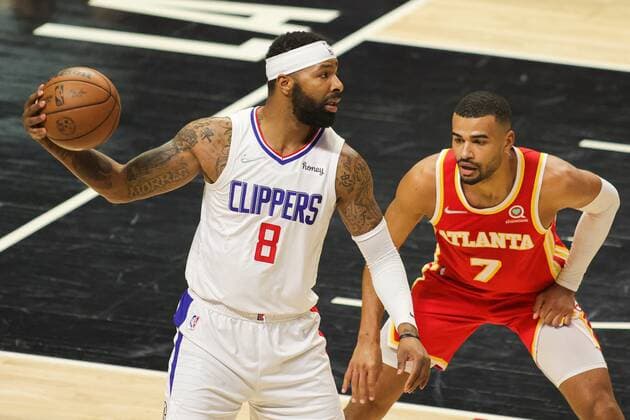 Marcus Morris Sr. 8 of the LA Clippers is guarded by Timothe Luwawu-Cabarrot 7 of the Atlanta Hawks, during a basketball match between Los Angeles Clippers and Atlanta Hawks, at Crypto.com Arena in Los Angeles, US, 9 January 2022. Los Angeles Clippers vs Atlanta Hawks !ACHTUNG: NUR REDAKTIONELLE NUTZUNG!  Copyright: xPHILLIPxKIMx AME8099 20220109-20306e05d3df4752efc717109bbe6ca6d61d3ad5