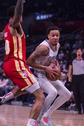 January 9, 2022, Los Angeles, California, USA: Amir Coffey 7 of the Los Angeles Clippers prepares to shoot the ball during their NBA, Basketball Herren, USA game against the Atlanta Hawks on Sunday January 9, 2022 at Crypto.com Arena in Los Angeles, California. Clippers defeat Hawks, 106-93. ARIANA RUIZ PI Los Angeles USA - ZUMAp124 20220109_zaa_p124_013 Copyright: xArianaxRuizx