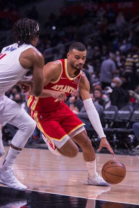 January 9, 2022, Los Angeles, California, USA: Timothe Luwawu-Cabarrot 7 of the Atlanta Hawks dribbles the ball during their NBA, Basketball Herren, USA game against the Los Angeles Clippers on Sunday January 9, 2022 at Crypto.com Arena in Los Angeles, California. Clippers defeat Hawks, 106-93. ARIANA RUIZ PI Los Angeles USA - ZUMAp124 20220109_zaa_p124_016 Copyright: xArianaxRuizx