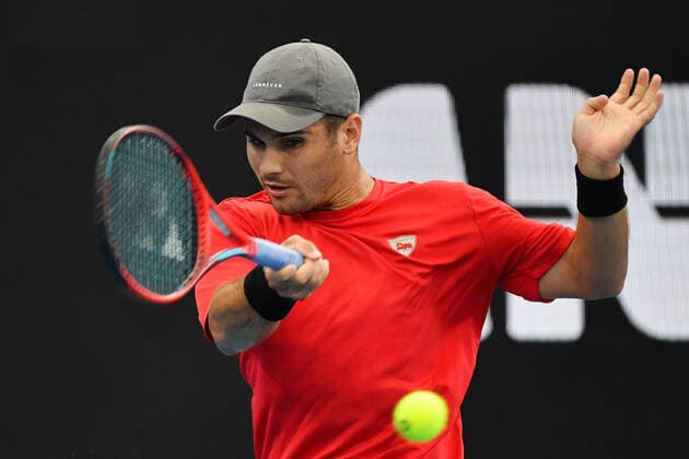SYDNEY TENNIS CLASSIC, Marcos Giron of the USA in action during his match against Jordan Thompson of Australia on Day 1 of the Sydney Tennis Classic at Sydney Olympic Park in Sydney, Monday, January 10, 2022. ( NO ARCHIVING, EDITORIAL USE ONLY, NO USE IN BOOKS WITHOUT CONSENT SYDNEY NSW AUSTRALIA  Copyright: xDEANxLEWINSx 20220110001612245729