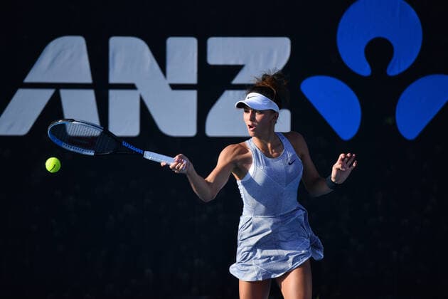 SYDNEY TENNIS CLASSIC, Jaqueline Cristian of Romania in action during her match against Priscilla Hon of Australia on Day 1 of the Sydney Tennis Classic at Sydney Olympic Park in Sydney, Monday, January 10, 2022. ( NO ARCHIVING, EDITORIAL USE ONLY, NO USE IN BOOKS WITHOUT CONSENT SYDNEY NSW AUSTRALIA  Copyright: xDEANxLEWINSx 20220110001612251959