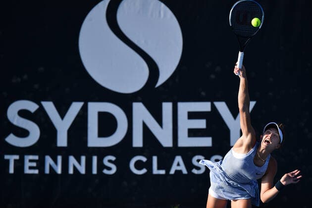 SYDNEY TENNIS CLASSIC, Jaqueline Cristian of Romania in action during her match against Priscilla Hon of Australia on Day 1 of the Sydney Tennis Classic at Sydney Olympic Park in Sydney, Monday, January 10, 2022. ( NO ARCHIVING, EDITORIAL USE ONLY, NO USE IN BOOKS WITHOUT CONSENT SYDNEY NSW AUSTRALIA  Copyright: xDEANxLEWINSx 20220110001612252013