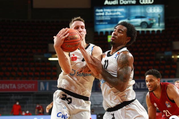 29 Mindaugas Susinskas, 11 Isiaha Mike Niners Chemnitz on the ball Basketball BBL FC Bayern Munich Niners Chemnitz at the Audi Dome on 09 01 2021 PHOTO Mladen Lackovic LakoPress