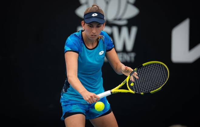 Mandatory Credit: Photo by Rob Prange Shutterstock (12750372bl) Elise Mertens of Belgium in action during the first round of the 2022 Sydney Tennis Classic WTA, Tennis Damen 500 tennis tournament Sydney Tennis Classic, Day 2, Tennis, Olympic Park, Sydney, Australia - 11 Jan 2022 Sydney Tennis Classic, Day 2, Tennis, Olympic Park, Sydney, Australia - 11 Jan 2022 Copyright: xRobxPrange Shutterstockx 12750372bl