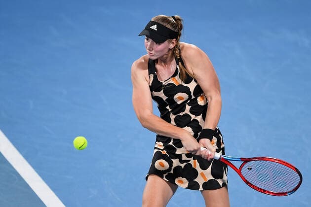 SYDNEY, AUSTRALIA - JANUARY 11: Elena Rybakina of Kazakhstan plays a backhand during the Sydney Classic Tennis match between Emma Raducanu of Great Britain and Elena Rybakina of Kazakhstan at Ken Rosewall Arena on January 11, 2022 in Sydney, Australia. (Photo by Steven Markham Icon Sportswire) TENNIS: JAN 11 Sydney Classic Icon2201110101