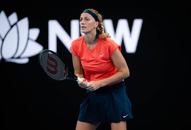 January 10, 2022, SYDNEY, AUSTRALIA: Petra Kvitova of the Czech Republic in action during the first round of the 2022 Sydney Tennis Classic WTA, Tennis Damen 500 tennis tournament against Arantxa Rus of the Netherlands SYDNEY AUSTRALIA - ZUMAa181 20220110_zaa_a181_026 Copyright: xRobxPrangex