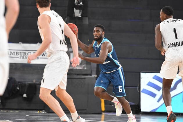 Basketball I Men I 2021 2022 season I Eurocup I 9 matchday I Hamburg Towers TURK TELEKOM ANKARA I 11 01 2022 Anthony Clemmons 5, TURK TELEKOM ANKARA Hamburg edel optics de Arena Hamburg Germany Copyright: xLobeca Hannigx