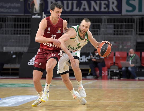 11 01 2022, xemx, Basketball Euroleague, FC Bayern Muenchen Zalgiris Kaunas emspor, v l Zan Mark Sisko FC Bayern Basketball , Lukas Lekavicius Zalgiris Kaunas Muenchen