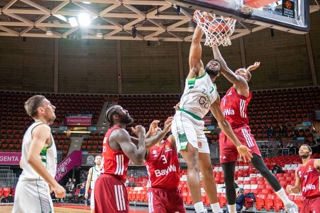 Othello Hunter 8 FC Bayern , K Rivers 3 FC Bayern , Josh Nebo 7 Zalgiris Kaunas , Thomas Deshaun 1 FC Bayern , FC Bayern Basketball vs Zalgiris Kaunas, Euroleague, 11 01 2022 Muenchen Bayern Germany Copyright: xkolbert-press UlrichxGamelx