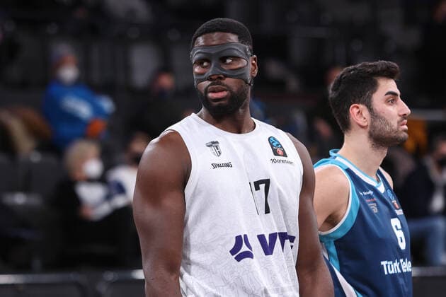 Basketball EuroCup, Hamburg Towers Türk Telekom Ankara, Hamburg, 11 01 2022 Eddy Edigin Towers , face mask Hamburg Germany