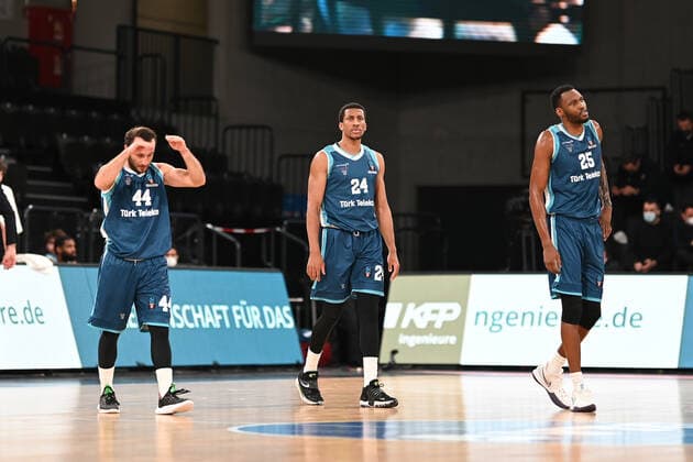 Basketball I Men I 2021 2022 Season I EuroCup I Group A I Hamburg Towers Turk Telekom Ankara I 11 01 2022 Can Ogut 44, Turk Telekom Ankara , Aubrey Dawkins 24, Turk Telekom Ankara and Jajuan Johnson 25, Turk Telekom Ankara Hamburg Wilhelmsburg edel optics de Arena Hamburg Germany Copyright: xLobeca Schlikisx