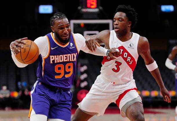 January 11, 2022, Toronto, ON, CANADA: Phoenix Suns forward Jae Crowder (99) protects the ball from Toronto Raptors forward OG Anunoby (3) during first half NBA, Basketball Herren, USA basketball action in Toronto on Tuesday, January 11, 2022. Canada News - January 11, 2022  - ZUMAc35_ 20220111_zaf_c35_049 Copyright: xFrankxGunnx