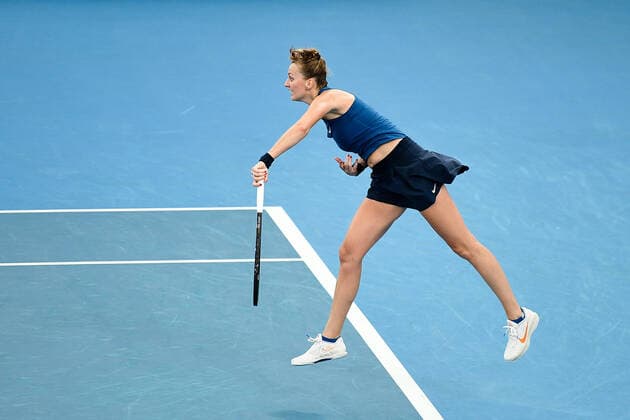 SYDNEY, AUSTRALIA - JANUARY 12: Petra Kvitova of the Czech Republic serves the ball during the Sydney Classic Tennis match between Petra Kvitova of the Czech Republic and Ons Jabeur of Tunisia at Ken Rosewall Arena on January 12, 2022 in Sydney, Australia. (Photo by Steven Markham Icon Sportswire) TENNIS: JAN 12 Sydney Classic Icon2201120063