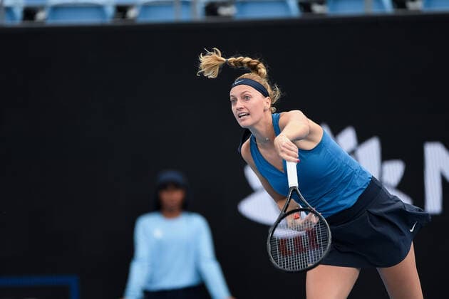 SYDNEY, AUSTRALIA - JANUARY 12: Petra Kvitova of the Czech Republic serves the ball during the Sydney Classic Tennis match between Petra Kvitova of the Czech Republic and Ons Jabeur of Tunisia at Ken Rosewall Arena on January 12, 2022 in Sydney, Australia. (Photo by Steven Markham Icon Sportswire) TENNIS: JAN 12 Sydney Classic Icon2201120029