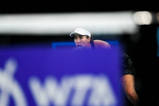 SYDNEY, AUSTRALIA - JANUARY 12: Ekaterina Alexandrova of Russia waits to return serve during the Sydney Classic Tennis match between Garbine Muguruza of Spain and Ekaterina Alexandrova of Russia at Ken Rosewall Arena on January 12, 2022 in Sydney, Australia. (Photo by Steven Markham Icon Sportswire) TENNIS: JAN 12 Sydney Classic Icon2201120095