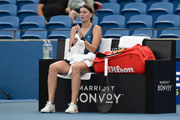 12th January 2022: Ken Rosewall Arena, Sydney Olympic Park, Sydney, Australia; Sydney Tennis Classic, Day 4: Petra Kvitova of Czechoslovakia during a break in her match against Ons Jabeur of Tunisia  ActionPlus12355549 NigelxOwen
