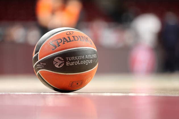 Basketball lies on the floor GER, FC Bayern Basketball vs BC Zalgiris Kaunas, Basketball, EuroLeague, 2021 2022 season, 11 01 2022, GER, FC Bayern Basketball vs BC Zalgiris Kaunas, Basketball, EuroLeague, 2021 2022 season, 11 01 2022, Munich Copyright: xEIBNER MarcelxEngelbrechtx EP_EER