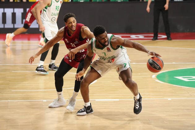 Josh Nebo BC Zalgiris Kaunas, 7 claims the ball against Augustine Rubit Bayern Basketball, 21 GER, FC Bayern Basketball vs BC Zalgiris Kaunas, Basketball, EuroLeague, 2021 2022 season, 11 01 2022, GER, FC Bayern Basketball vs BC Zalgiris Kaunas, Basketball, EuroLeague, 2021 2022 season, 11 01 2022, Muenchen Copyright: xEIBNER MarcelxEngelbrechtx EP_EER