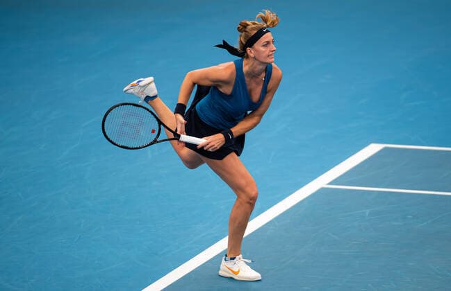 January 12, 2022, SYDNEY, AUSTRALIA: Petra Kvitova of the Czech Republic in action during the second round of the 2022 Sydney Tennis Classic WTA, Tennis Damen 500 tennis tournament against Ons Jabeur of Tunisia SYDNEY AUSTRALIA - ZUMAa181 20220112_zaa_a181_010 Copyright: xRobxPrangex