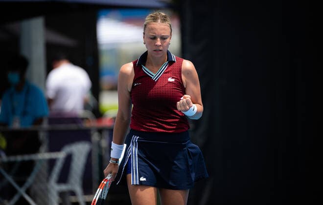 January 12, 2022, SYDNEY, AUSTRALIA: Anett Kontaveit of Estonia in action during the second round of the 2022 Sydney Tennis Classic WTA, Tennis Damen 500 tennis tournament against Elena Gabriela Ruse of Romania SYDNEY AUSTRALIA - ZUMAa181 20220112_zaa_a181_033 Copyright: xRobxPrangex