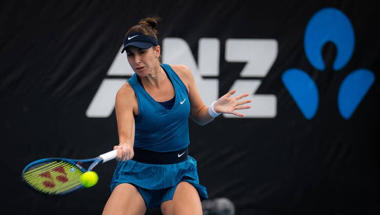 January 12, 2022, SYDNEY, AUSTRALIA: Belinda Bencic of Switzerland in action during the second round of the 2022 Sydney Tennis Classic WTA, Tennis Damen 500 tennis tournament against Oceane Dodin of France SYDNEY AUSTRALIA - ZUMAa181 20220112_zaa_a181_091 Copyright: xRobxPrangex