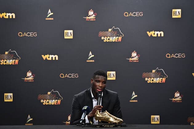 Fußball, Belgien, Golden Shoe Award in Puurs Genk s Paul Onuachu talks to the press after winning the 68th edition of the Golden Shoe award ceremony, Wednesday 12 January 2022, in Puurs. The Golden Shoe (Gouden Schoen Soulier d Or) is an award for the best soccer player of the Belgian Jupiler Pro League championship during the calender year 2019. DIRKxWAEM  x3172470x