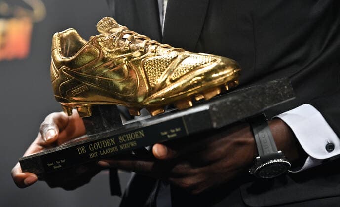 Fußball, Belgien, Golden Shoe Award in Puurs Illustration picture shows the golden shoe of winner Genk s Paul Onuachu after the 68th edition of the Golden Shoe award ceremony, Wednesday 12 January 2022, in Puurs. The Golden Shoe (Gouden Schoen Soulier d Or) is an award for the best soccer player of the Belgian Jupiler Pro League championship during the calender year 2019. DIRKxWAEM  x3172482x