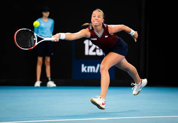 Mandatory Credit: Photo by Rob Prange Shutterstock (12751288g) Anett Kontaveit of Estonia in action during the quarter-final of the 2022 Sydney Tennis Classic WTA, Tennis Damen 500 tennis tournament Sydney Tennis Classic, Day 4, Tennis, Olympic Park, Sydney, Australia - 13 Jan 2022 Sydney Tennis Classic, Day 4, Tennis, Olympic Park, Sydney, Australia - 13 Jan 2022 Copyright: xRobxPrange Shutterstockx 12751288g