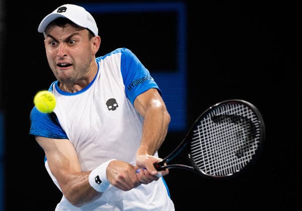 Tennis, ATP-Turnier in Sydney SYDNEY TENNIS CLASSIC, Aslan Karatsev of Russia in action during his match against Lorenzo Sonego of Italy on Day 4 of the Sydney Tennis Classic at Ken Rosewall Arena, in Sydney, Thursday, January 13, 2022. ( NO ARCHIVING, EDITORIAL USE ONLY, NO USE IN BOOKS WITHOUT CONSENT SYDNEY NSW AUSTRALIA  Copyright: xJAMESxGOURLEYx 20220113001612997244