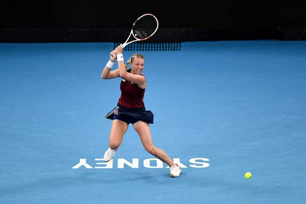 SYDNEY, AUSTRALIA - JANUARY 13: Anett Kontaveit of Estonia plays a backhand during the Sydney Classic Tennis match between Ons Jabeur of Tunisia and Anett Kontaveit of Estonia at Ken Rosewall Arena on January 13, 2022 in Sydney, Australia. (Photo by Steven Markham Icon Sportswire) TENNIS: JAN 13 Sydney Classic Icon2201130047