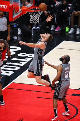 Basketball, NBA, Chicago Bulls - Brooklyn Nets CHICAGO, IL - JANUARY 12: Brooklyn Nets Center Blake Griffin (2) in action during a NBA, Basketball Herren, USA game between the Brooklyn Nets and the Chicago Bulls on January 12, 2022 at the United Center in Chicago, IL. (Photo by Melissa Tamez Icon Sportswire) NBA: JAN 12 Nets at Bulls Icon22011228