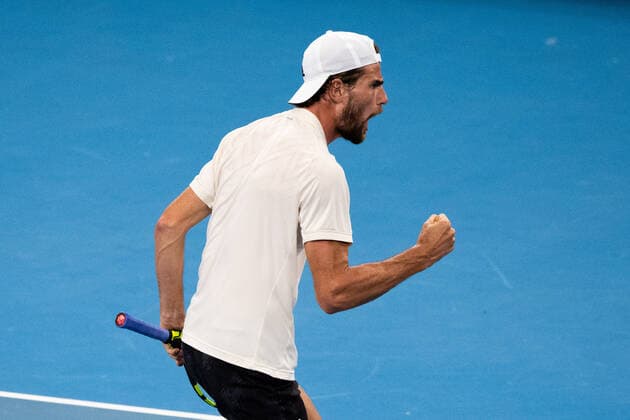 Tennis, ATP-Turnier in Sydney SYDNEY TENNIS CLASSIC, Maxime Cressy of USA celebrates victory after winning his round of 32 match against DuÅ¡an LajoviÄ? of Serbia on Day 4 of the Sydney Tennis Classic at Ken Rosewall Arena, in Sydney, Thursday, January 13, 2022. ( NO ARCHIVING, EDITORIAL USE ONLY, NO USE IN BOOKS WITHOUT CONSENT SYDNEY NSW AUSTRALIA  Copyright: xJAMESxGOURLEYx 20220113001613004673