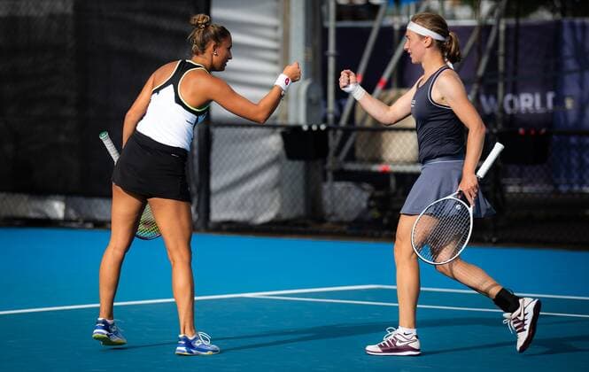 Mandatory Credit: Photo by Rob Prange Shutterstock (12751288cl) Vivian Heisen of Germany & Panna Udvardy of Hungary playing doubles at the 2022 Sydney Tennis Classic WTA, Tennis Damen 500 tennis tournament Sydney Tennis Classic, Day 4, Tennis, Olympic Park, Sydney, Australia - 13 Jan 2022 Sydney Tennis Classic, Day 4, Tennis, Olympic Park, Sydney, Australia - 13 Jan 2022 Copyright: xRobxPrange Shutterstockx 12751288cl