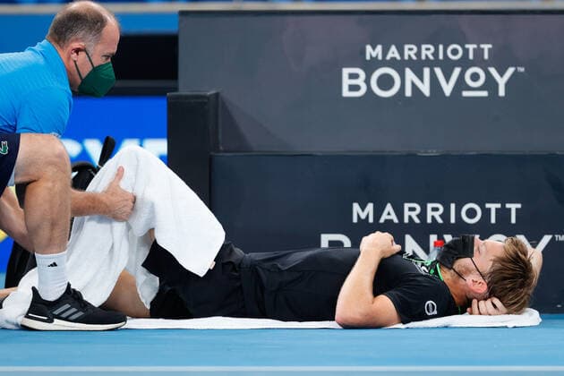 David Goffin of Belgium takes a medical time out and receives treatment against Andy Murray of Great Britain in the Quarter Final during the Sydney Tennis Classic 2022 at Sydney Olympic Park Tennis Centre, Sydney, Australia on 13 January 2022. Copyright: xPeterxDovganx 30470478