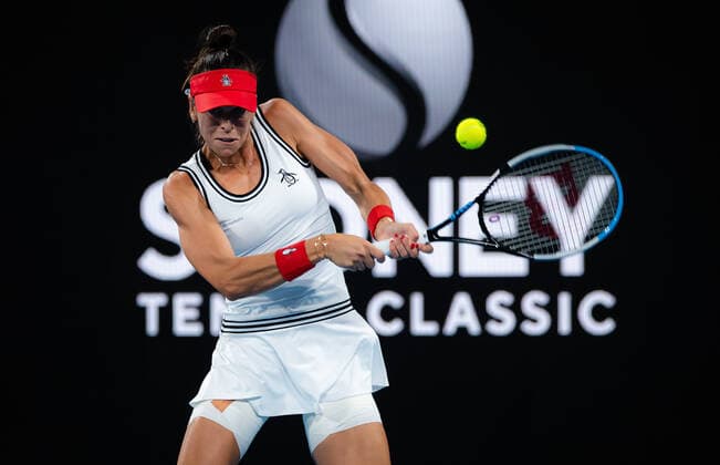 January 12, 2022, SYDNAY, AUSTRALIA: Ajla Tomljanovic of Australia in action during the second round of the 2022 Sydney Tennis Classic WTA, Tennis Damen 500 tennis tournament against Paula Badosa of Spain SYDNAY AUSTRALIA - ZUMAa181 20220112_zaa_a181_156 Copyright: xRobxPrangex